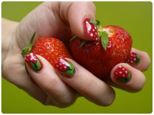 Unghie-decorate-fragole