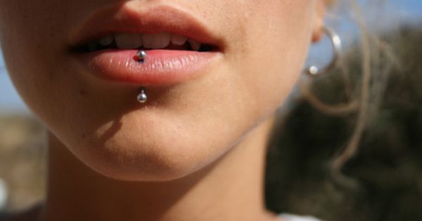 Piercing-labbro-inferiore