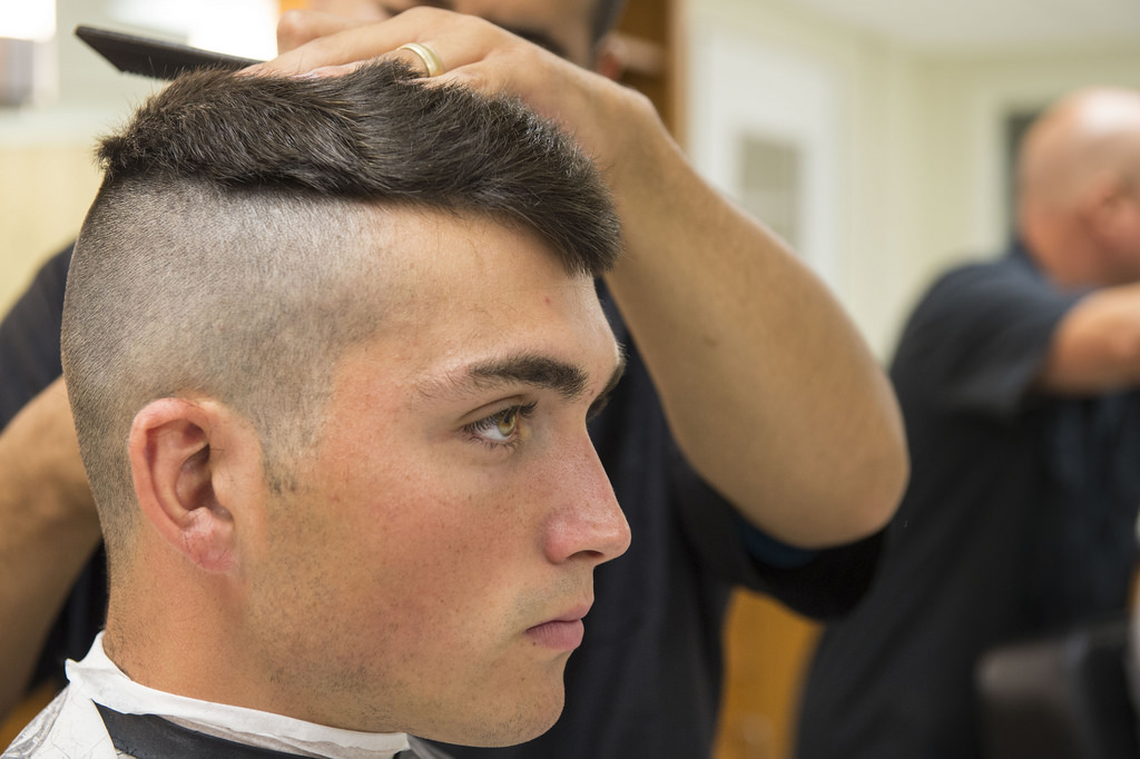 Taglio corto capelli uomo ecco come farlo da soli 