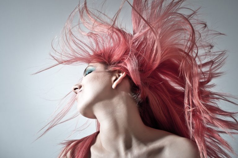 4 consigli per prendersi cura dei capelli colorati