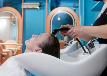 Come lavare i capelli senza rovinarli
