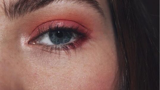 eyeliner rosso